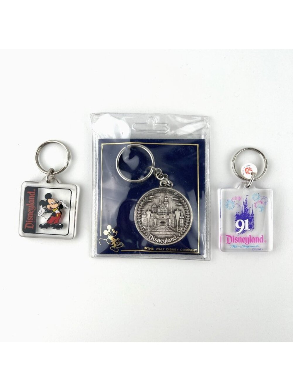 Vintage Disneyland Metal Coin Keychain Key Ring Souvenir Main Street 5 Lands 90s